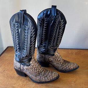 Vintage Jumbo 11/12 made in USA. Cowtown Belly Cut Snake Leather Cowboy Boots